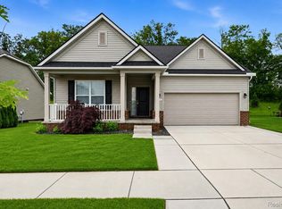 171 Coppice Way, White Lake, MI 48386