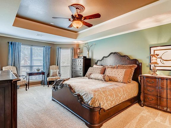 4th image of 132 Firwood S
