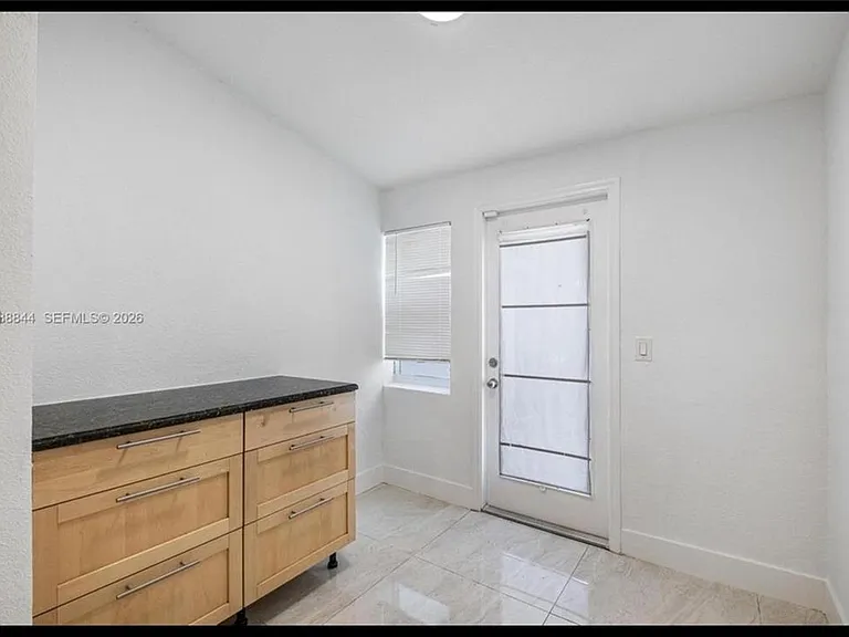 529 NW 42nd St — Photo 34
