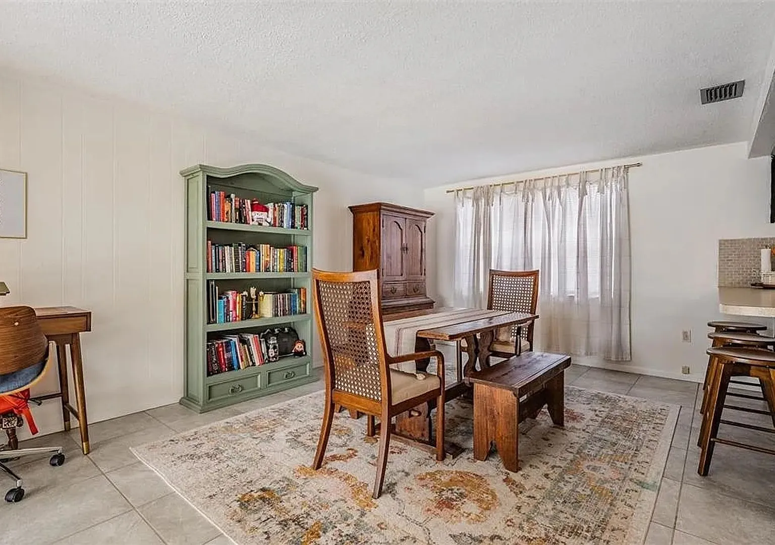 Beautiful and Spacious 2 bedroom 2 bath home — Photo 4