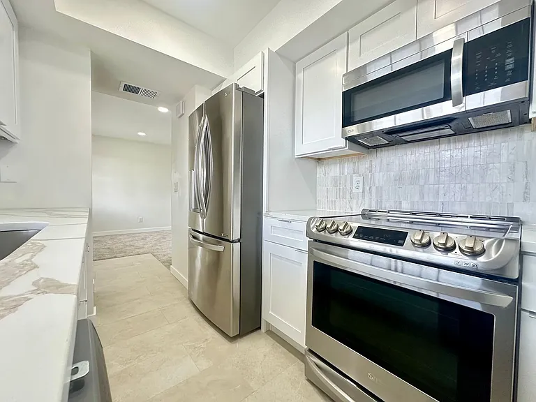 1845 S Highland Ave #6-11 — Photo 6