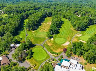 11 Willow Ln #11, Avon, CT 06001