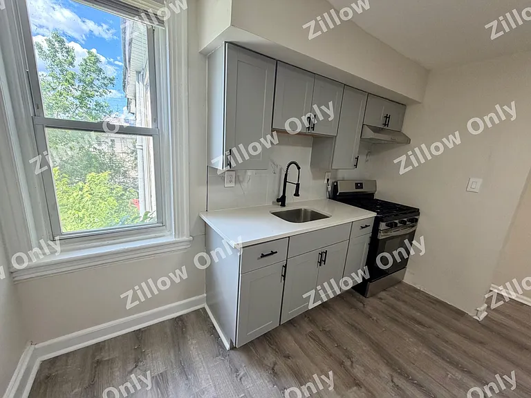 323 Vine St #B — Photo 8