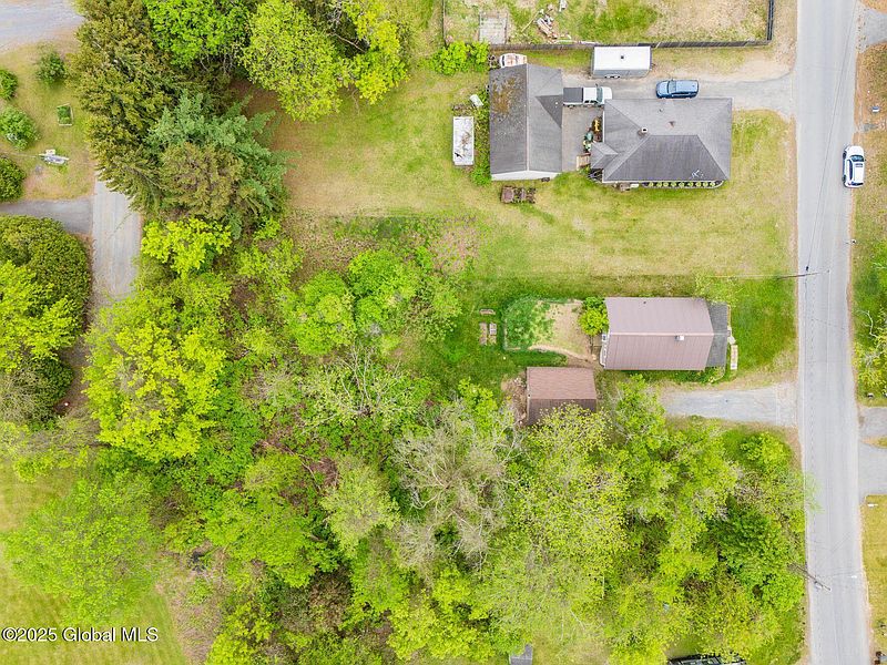 3rd image of 30 Mallory Avenue