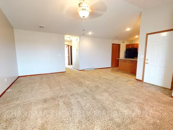 Harvest Trail Townhomes, 304 Harvest Trl, Harrisburg, SD 57032