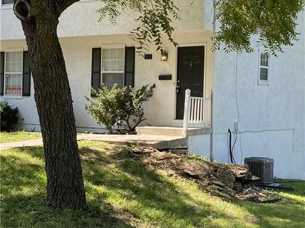 312 3rd St, Belton, MO 64012