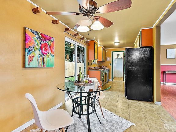 5th image of 3923 S 286th St