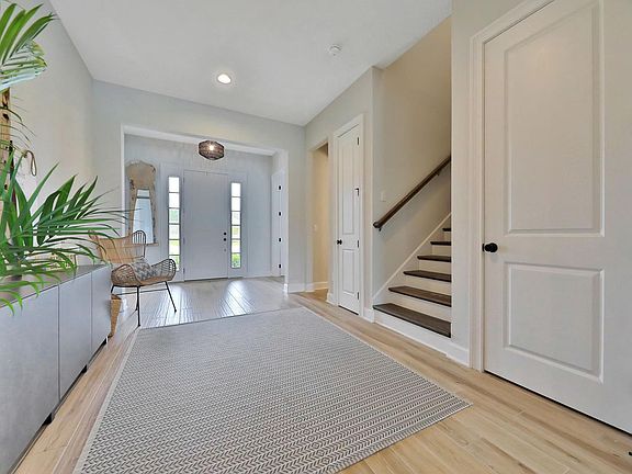 3rd image of 225 Galleon Dr