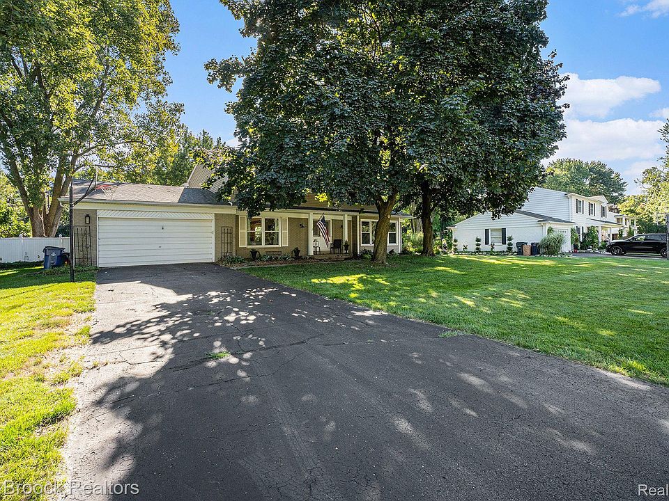 1st image of 2689 Plum Brook Dr