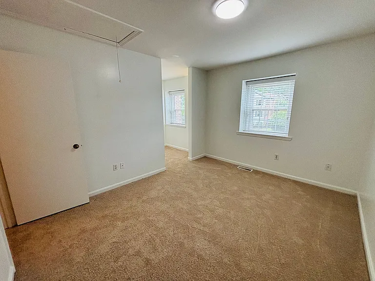 103 Huntington Ln — Photo 20