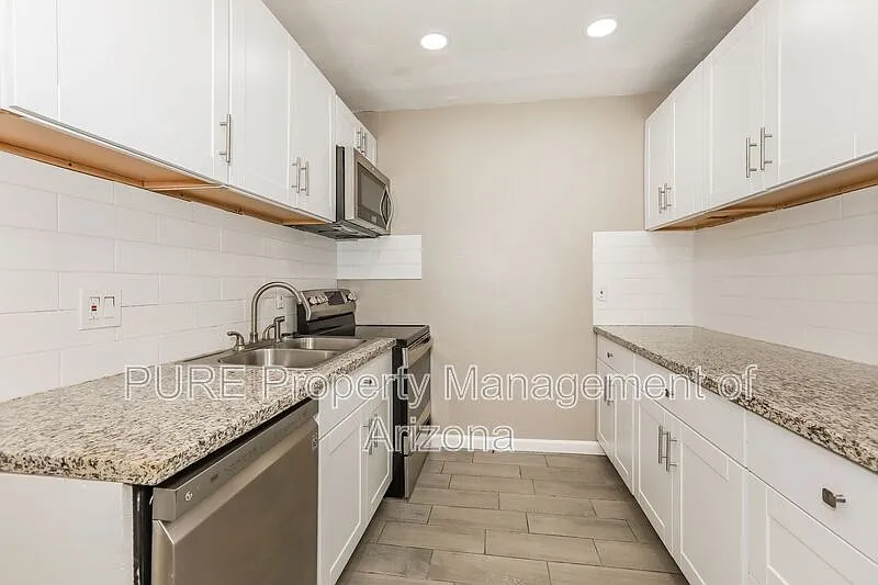 100 W Gary Dr #C