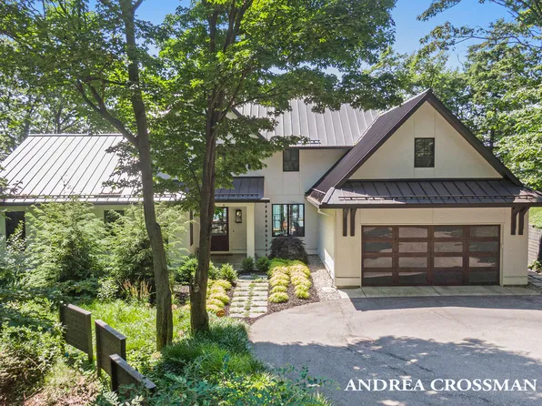 14231 Cricklewood Rd, Grand Haven, MI 49417