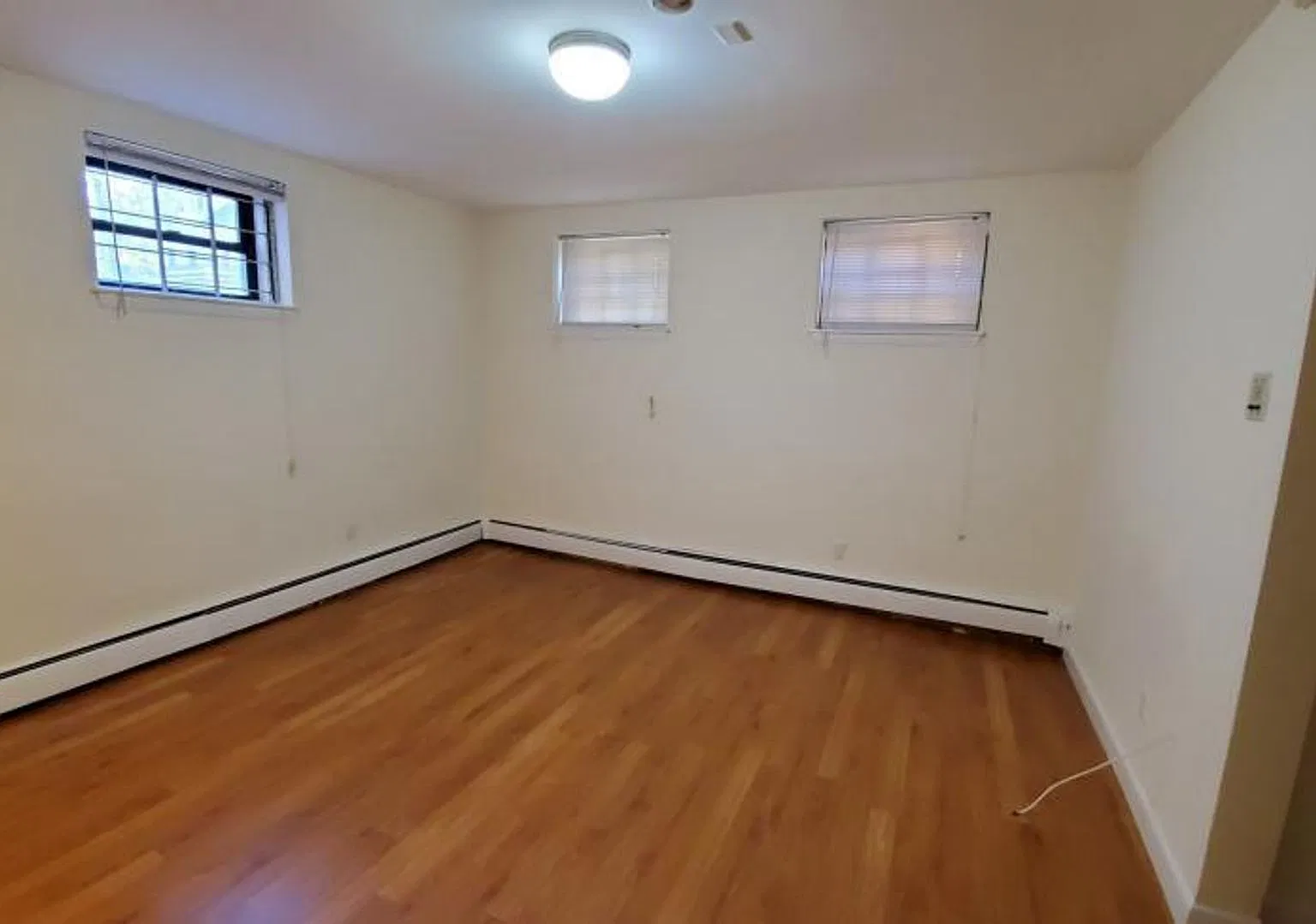 Large Studio On Mbta Gl-B @ Packard's Corner — Photo 4
