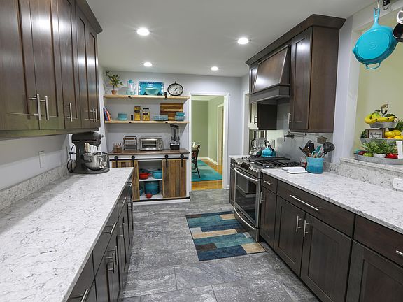 4th image of 3401 Honeywood Dr