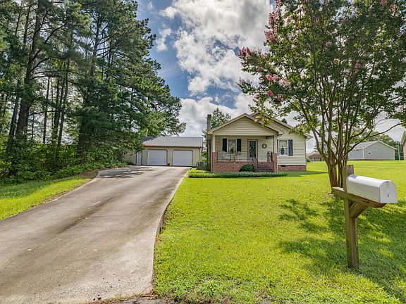2nd image of 54 Hickory Cir