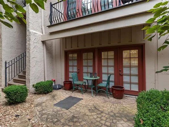 1111 W 46th St APT 27, Kansas City, MO 64112