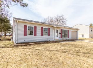 222 Willow Rd, Streamwood, IL 60107