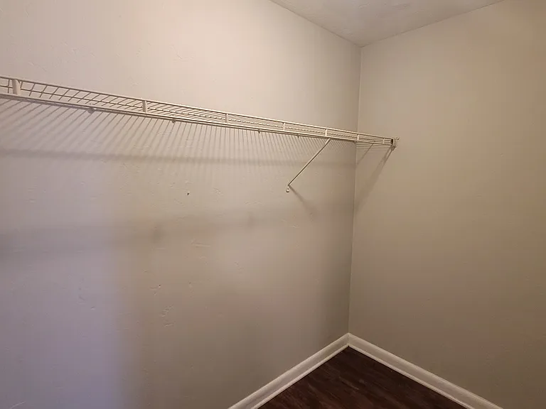 513 SW 68th Ter #D — Photo 10