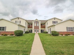 1612 Commonwealth Dr APT 4, Fort Atkinson, WI 53538