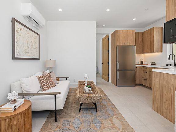 2nd image of 3901 Haines St #2