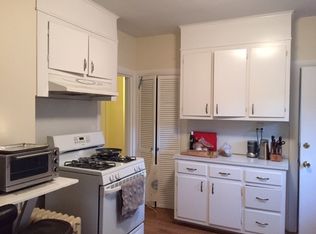 10 Crosby Rd, Chestnut Hill, MA 02467