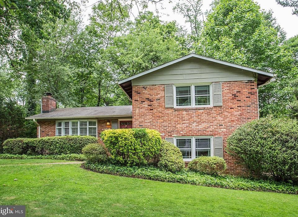 1st image of 3902 Moss Dr