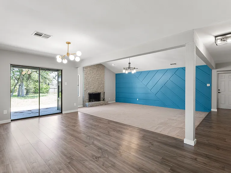 Dining/living rooms