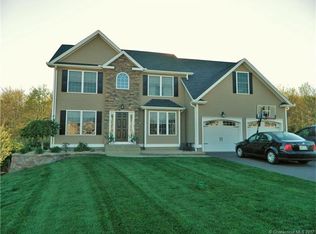 142 Empress Dr, Southington, CT 06489