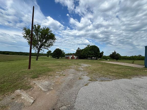 3rd image of 371971 W State Hwy #51