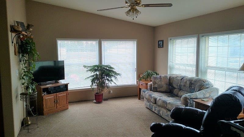 2nd image of 29411 N Short Rd