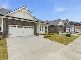 461 Buckwood Ave, Thompsons Station, TN 37179