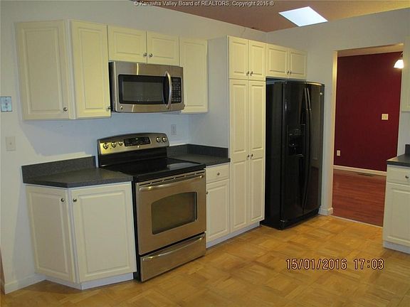 3rd image of 1110 Lynn St