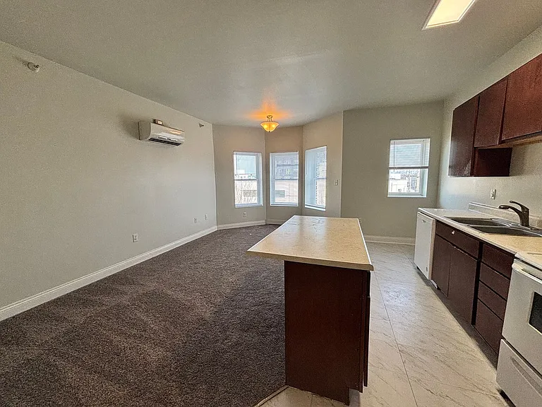 1733 N Meridian St — Photo 11