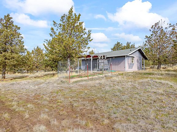 4th image of 15009 SE Yakima Rd