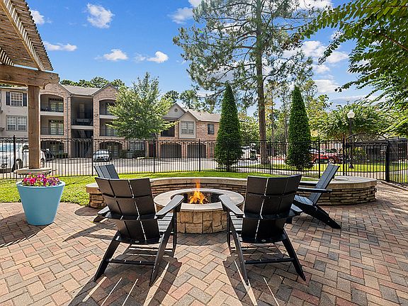 Perks and Amenities at Raveneaux Apartments in Houston, TX