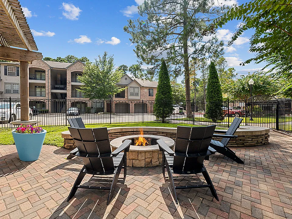 Perks and Amenities at Raveneaux Apartments in Houston, TX