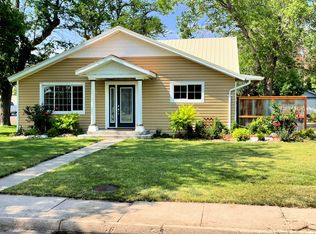 522 W 4th St, Julesburg, CO 80737
