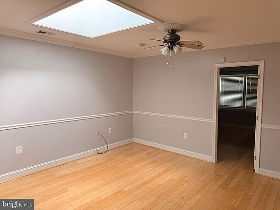 5th image of 1840 D St NE APT 4