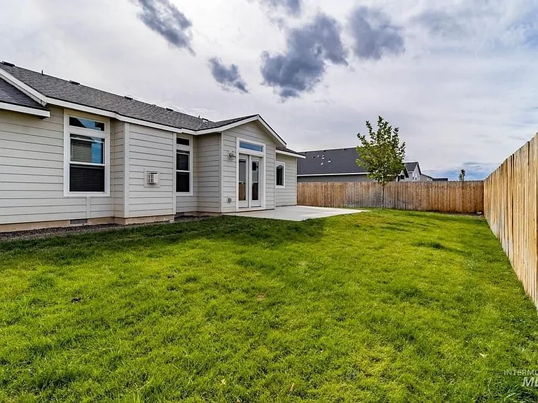 6574 E Fairmount St — Photo 18