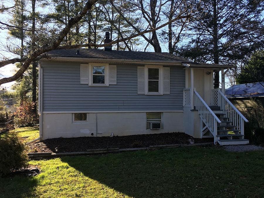 1st image of 827 Forest St #A
