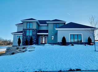 1043 Brynhill Dr, Oregon, WI 53575