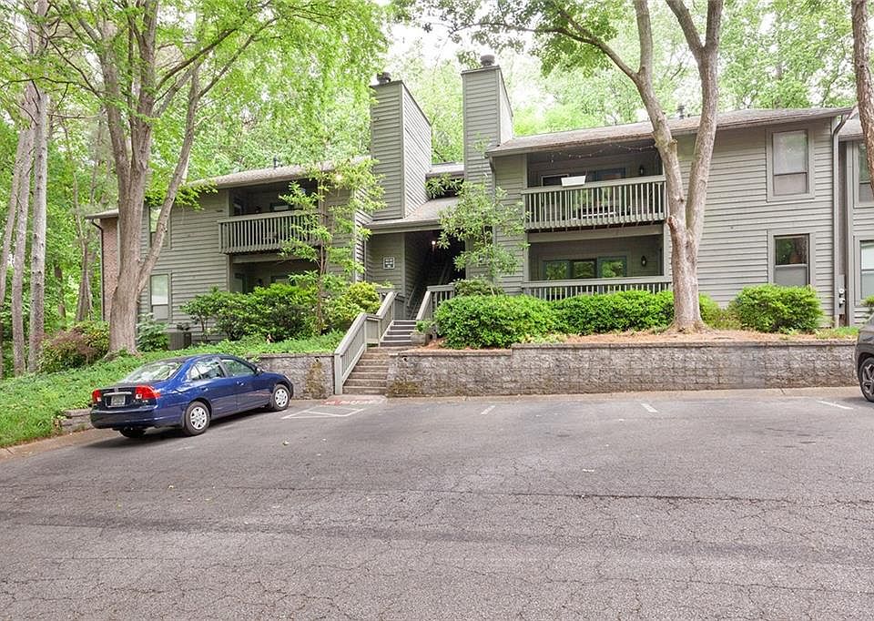 1st image of 403 Tuxworth Cir
