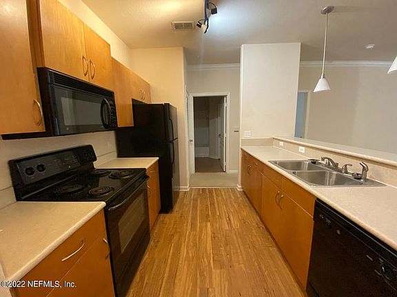 5th image of 8290 GATE Parkway #705