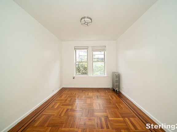4th image of 25-38 Astoria Blvd #6