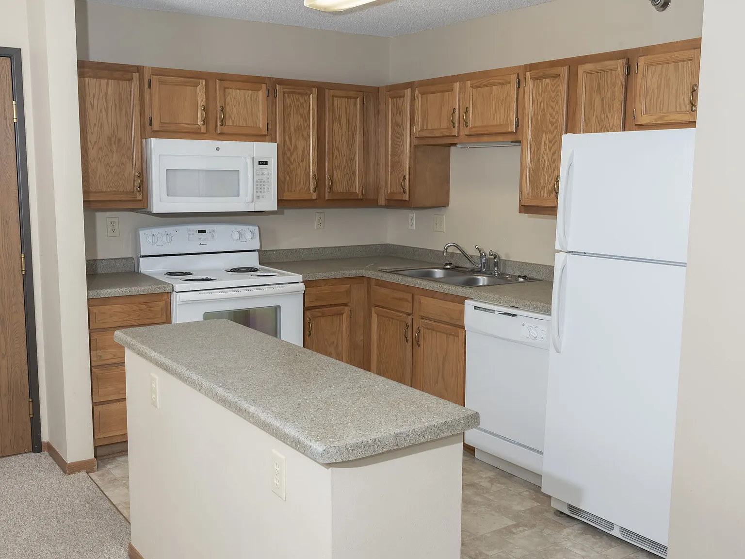 BRIARCLIFF APARTMENTS — Photo 2
