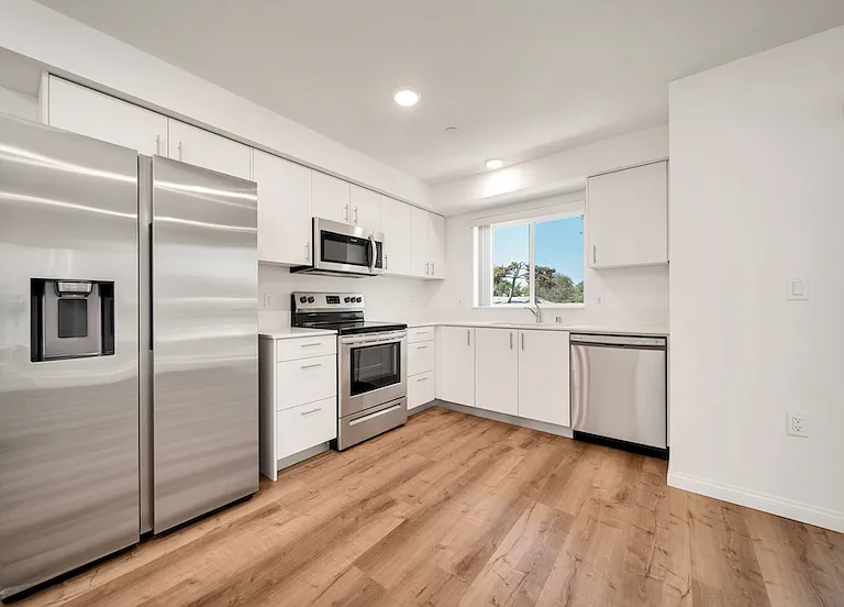 11514 Cumpston St #401 — Photo 3