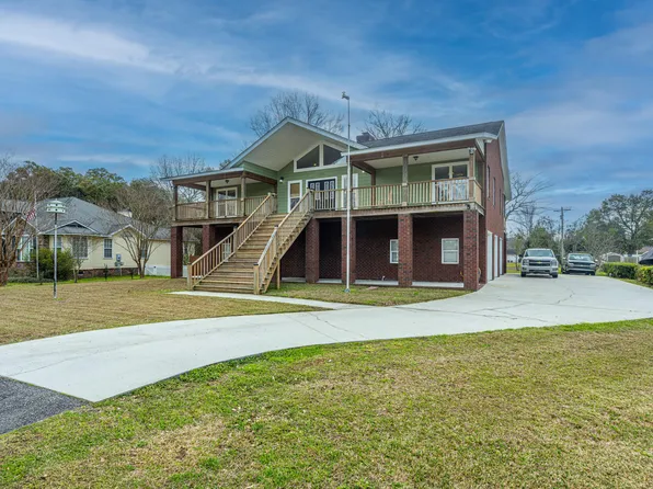 1804 Mallard Cir, Moncks Corner, SC 29461