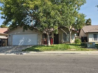 948 W Ambassador Dr, Hanford, CA 93230