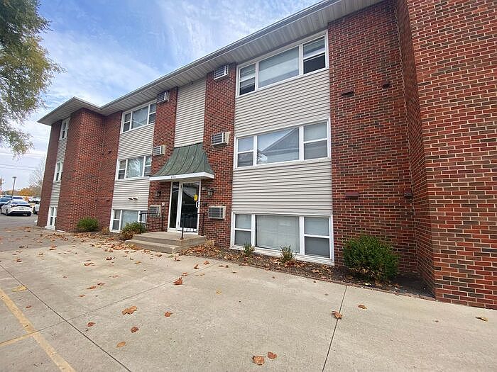 1st image of 614 E Jefferson St APT 7