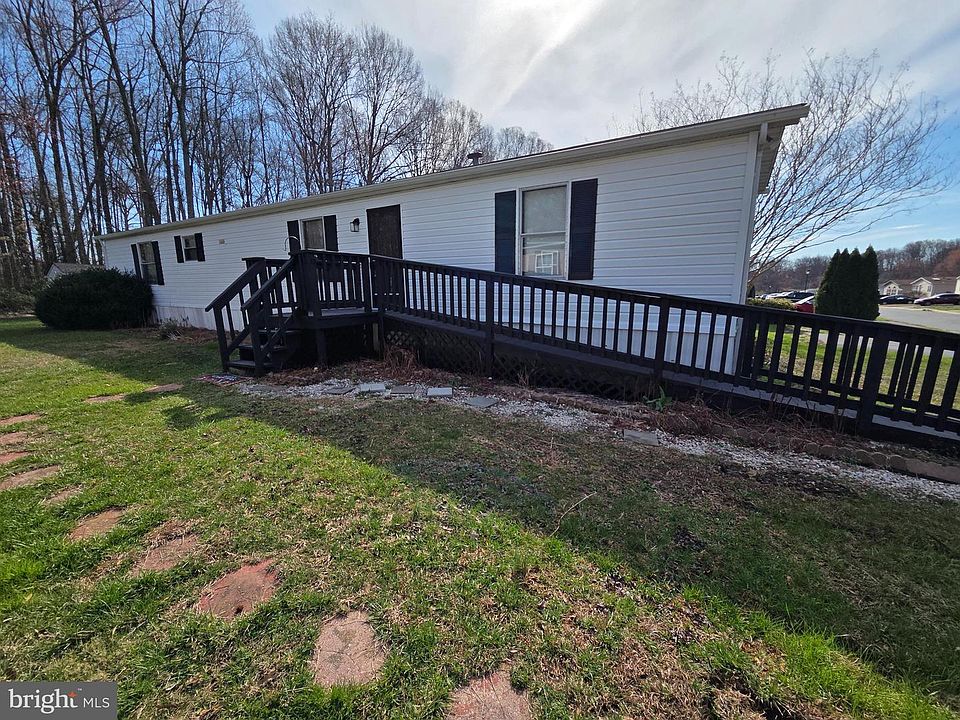 1st image of 245 Golf Dr